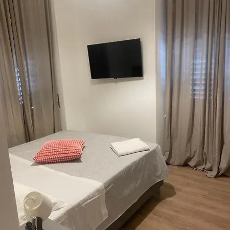 Tribunali, Musei, Mare, Porto A 5 Minuti Ancona