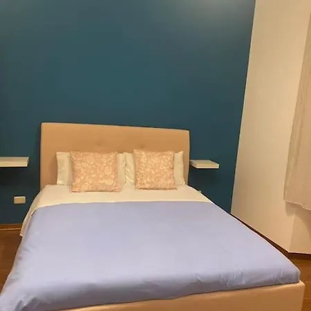 Tribunali, Musei, Mare, Porto A 5 Minuti